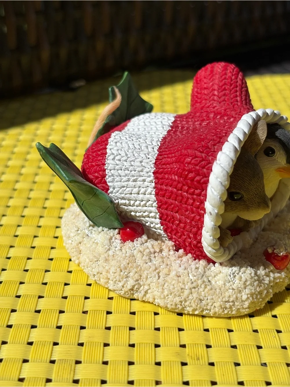 Charming Tails Figurine “Warm Woolen Mitten” Special Edition